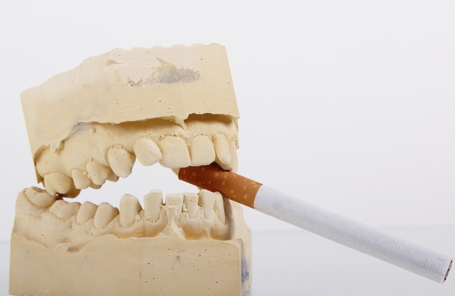 the effects of smoking on oral health